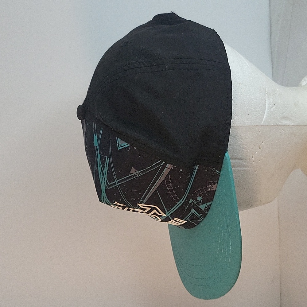 Hat - Picture 2 of 8